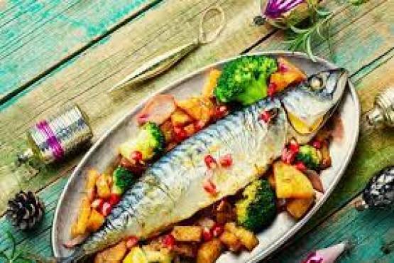 Fish & pineapple