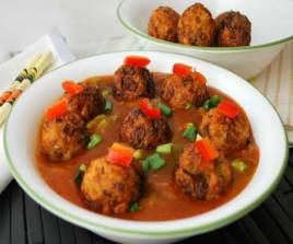 Vegetable balls with hot garlic sauc 